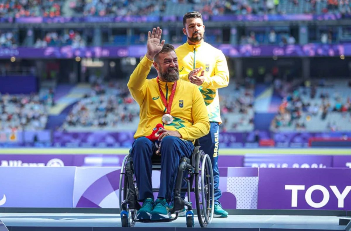 André Rocha levou a medalha de bronze no atletismo (lançamento de disco - F52) em Paris-2024 — Foto: Wander Roberto / CPB